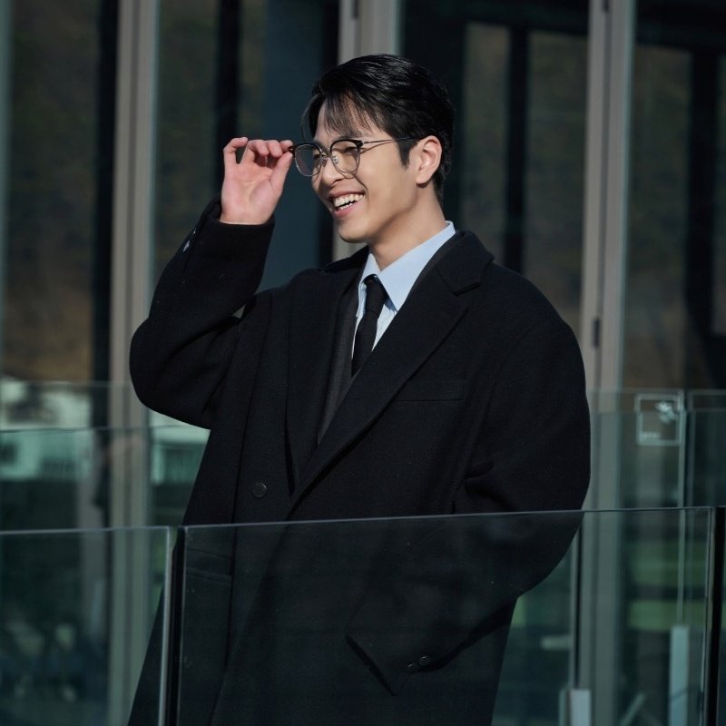guguberry31's tweet photo. 👓🤓🕵️
#단죄 #NoMercy #구준회 #ActorJunhoe https://t.co/ye1jKKnqvS