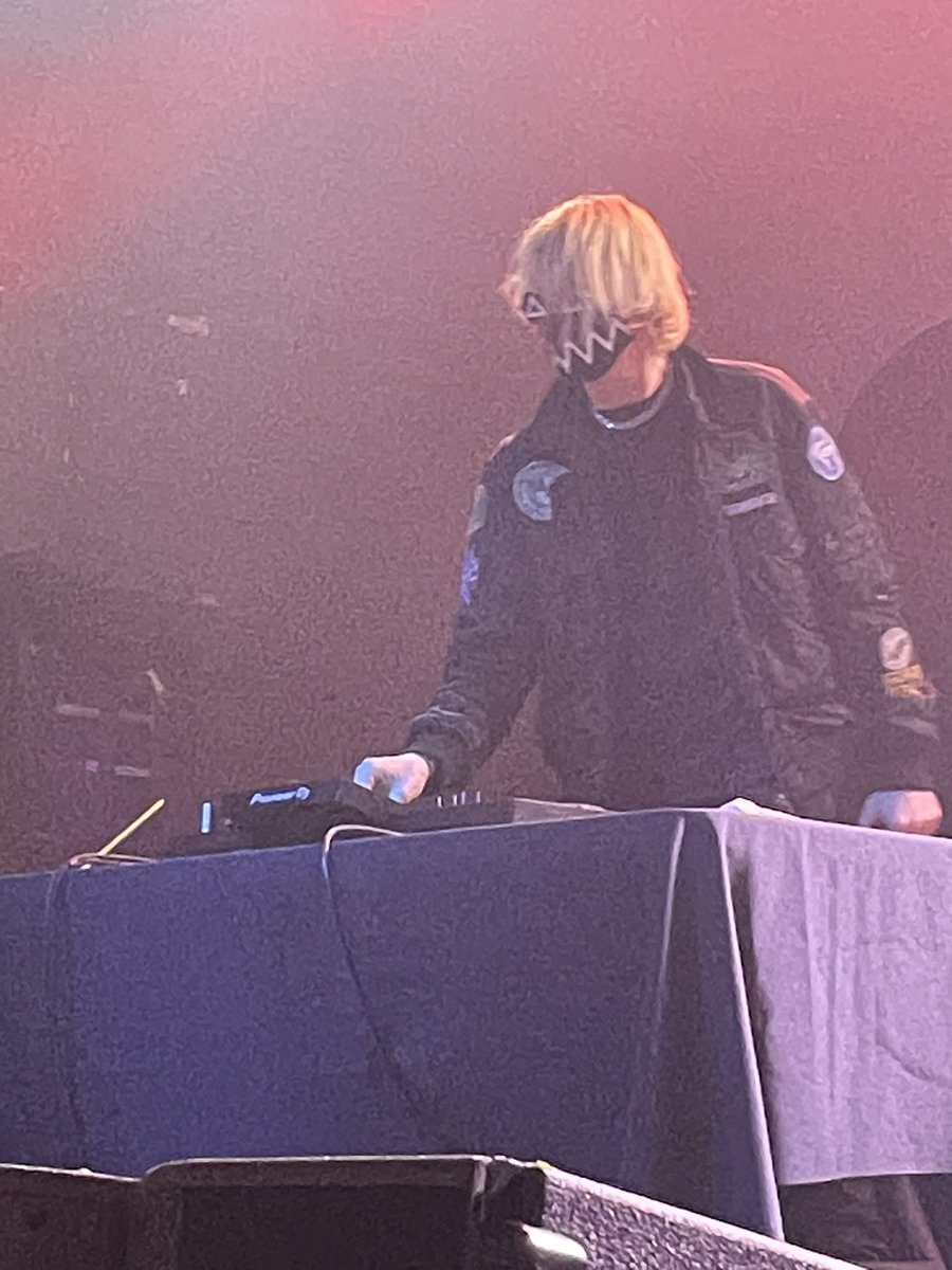 taylormorales40's tweet image. My favorite machine, @TOKYOMACHINE killed it at Webster Hall opening up for @LivingTombstone! I was vibing every single song throughout his entire set! Too bad I don’t have enough room to dance. #TOKICREW #TOKICREWREPRESENTING #TOKYOMACHINE