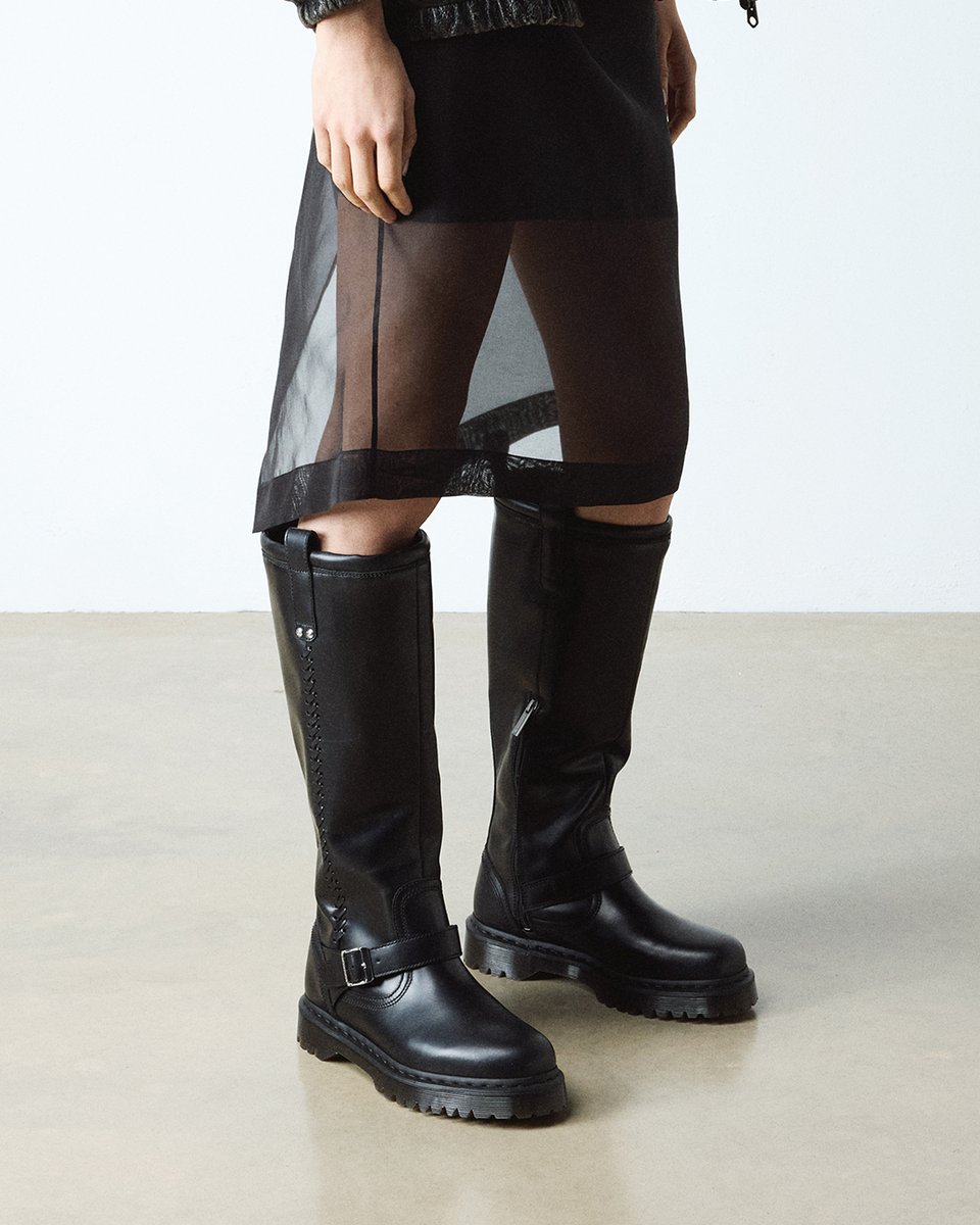 タフでクール。モダンな新作ブーツコレクション THE ANISTONEから