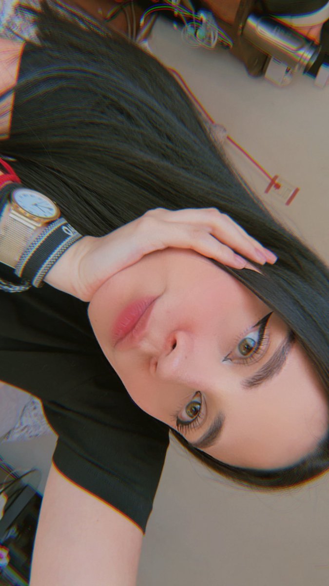 🔴 Ya en directoooo!!! Ven un ratito con tu pelinegra fav de siege!! 🖤🍓 

Twitch: chrispesquera1
Twitch: chrispesquera1