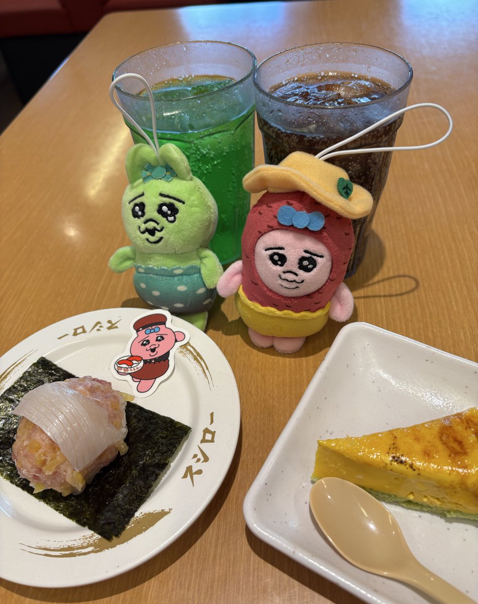 You63241520's tweet photo. わさびおぱんちゅ可愛い過ぎ😍
さつまいも🍠も可愛い🥰
まわりの方達はみんなおぱんちゅ大好きな人達ですね…きっと😁
 #おぱんちゅうさぎ #スシロ https://t.co/PXzqqxY3pj