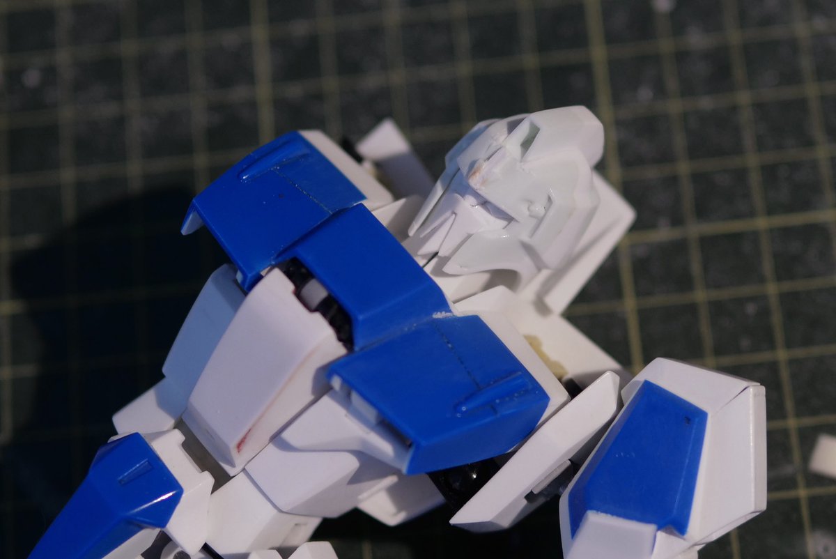 #Zの古道 って面白いタグですね!

旧キット 1/100 Zガンダム改造👨‍🔧

会社でイベントだったり、熱出したりで滞りがちだったけどなんとかここまで🤒

Zの顔ってムズィィ💦

残念ながら変形の際は一回クビを抜く仕様です😆