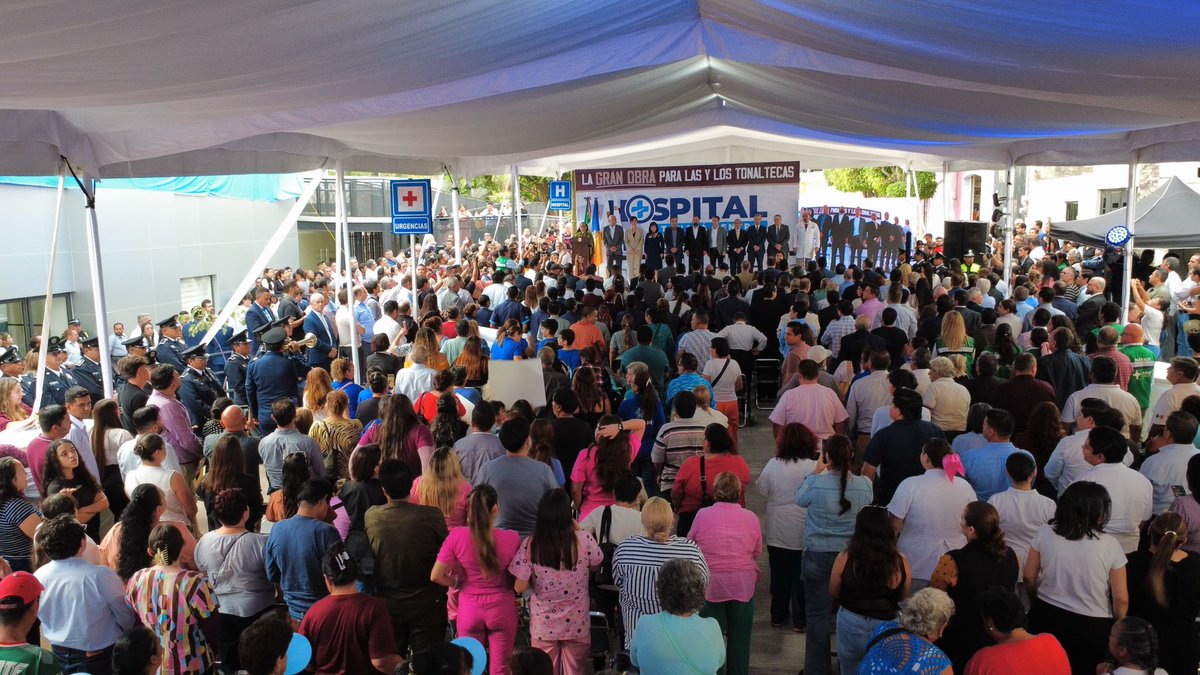 SergioChavez_D's tweet photo. ¡La gran obra para las y los tonaltecas!

Con orgullo y corazón, gracias al trabajo conjunto de mujeres y hombres comprometidos y a unas finanzas sanas, hoy 7 de octubre se inauguró el Hospital Tonalá Centro.

Ahora, ¡a cuidarlo y mantenerlo vivo, porque es de todas y todos! #SCH https://t.co/VDjndykxmr