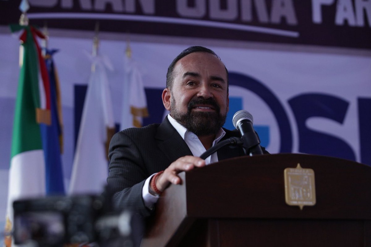SergioChavez_D's tweet photo. ¡La gran obra para las y los tonaltecas!

Con orgullo y corazón, gracias al trabajo conjunto de mujeres y hombres comprometidos y a unas finanzas sanas, hoy 7 de octubre se inauguró el Hospital Tonalá Centro.

Ahora, ¡a cuidarlo y mantenerlo vivo, porque es de todas y todos! #SCH https://t.co/VDjndykxmr