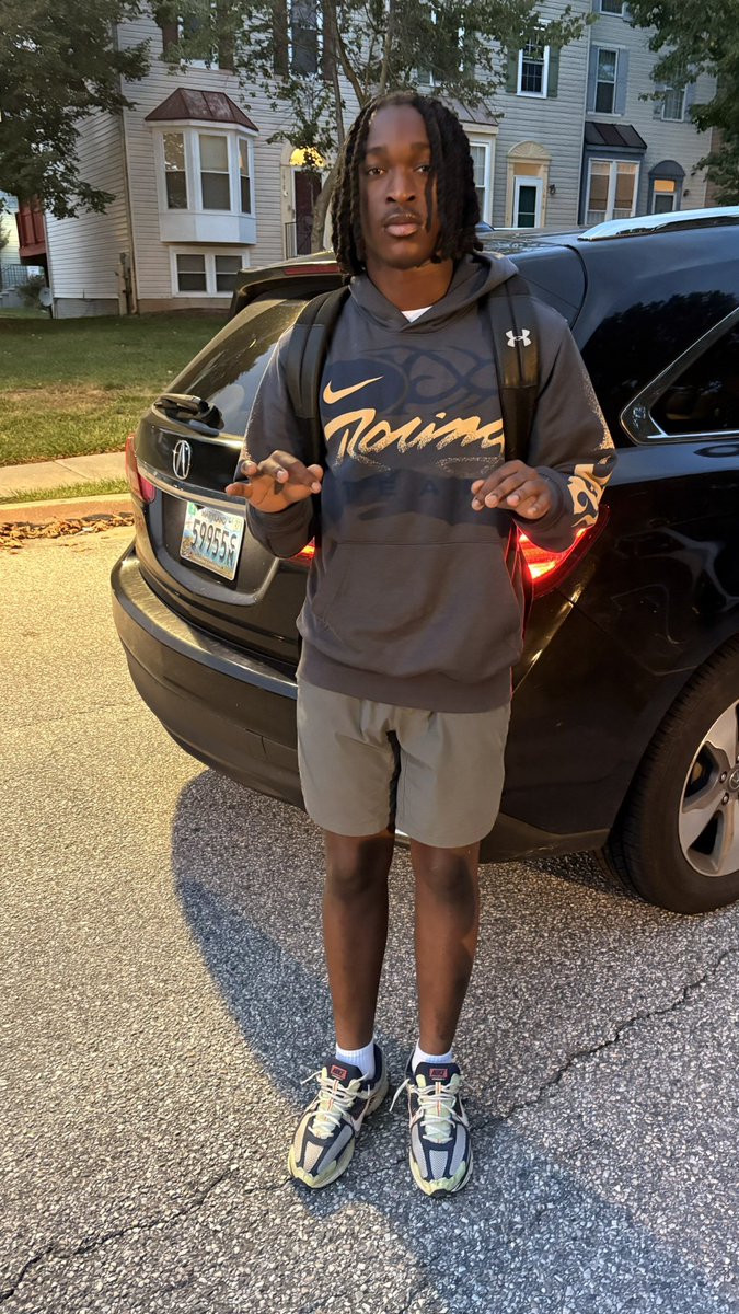 TheGuyC10's tweet photo. Quick appearance rq https://t.co/n3EUix6Pri