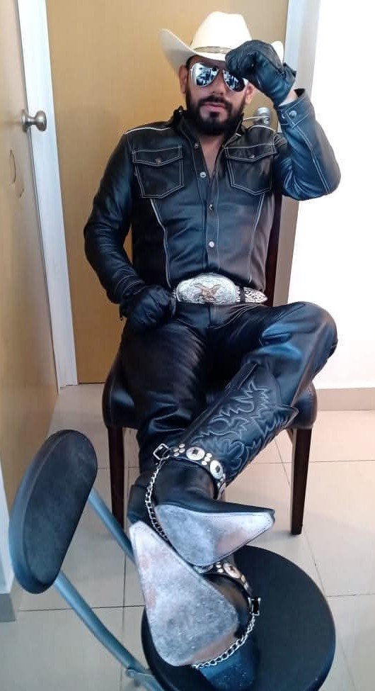 Enrique boots (@enrique49482529) on Twitter photo 