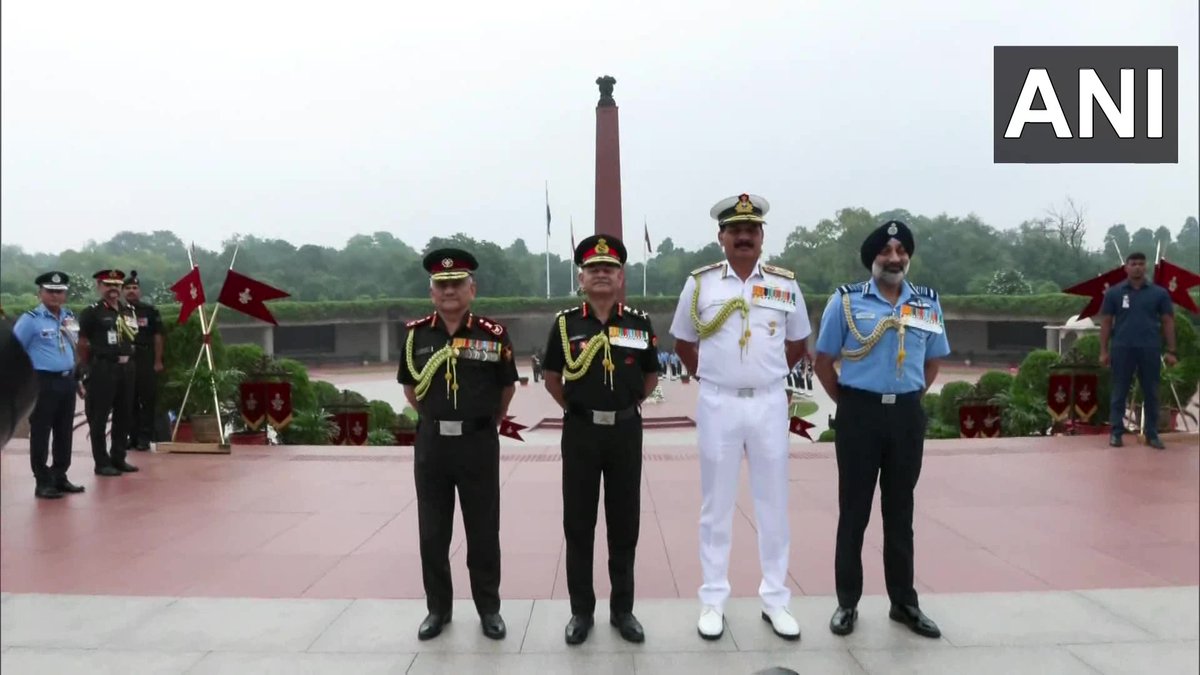 Delhi: CDS General Anil Chauhan, Air Force chief Air Chief Marshal AP Singh, Army chief General Upendra Dwivedi and Navy chief Admiral Dinesh K Tripathi lay wreaths at the National War Memorial, on Air Force Day today.