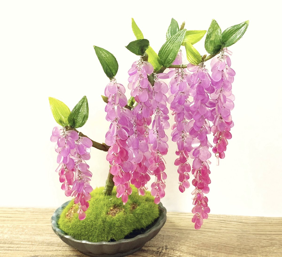 #これを見た人は紫が入ってる画像を貼れ

花を1枚ずつ作った藤の花⋆*❁*