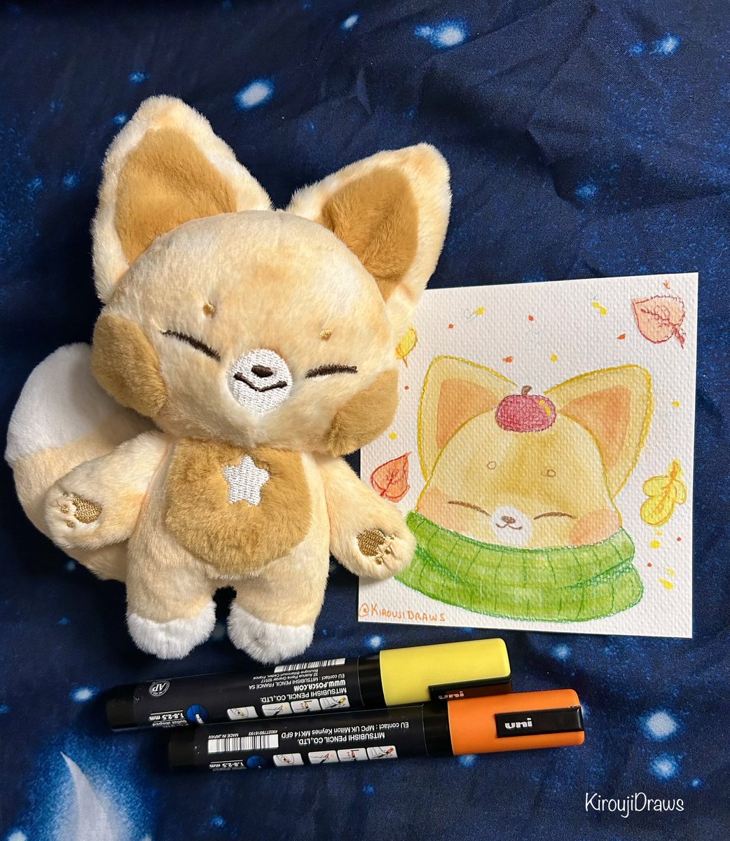 Was inspired to do a little Apple Foxiny watercolor tonight 🦊🍎