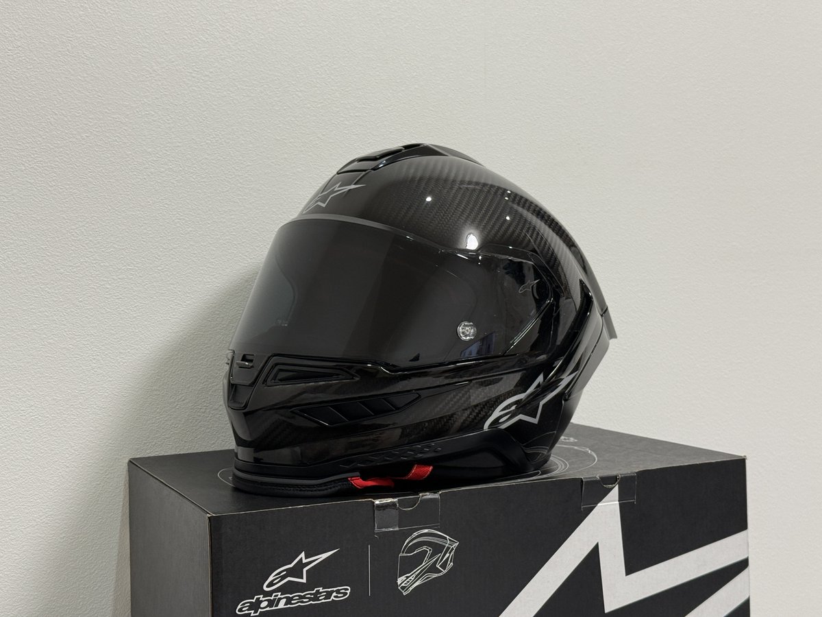 rimu_rider's tweet image. 納ヘル！

alpinestars  supertech R10 Black Carbon
かっちょええ😇

日本に何個あるのかな？

#アルパインスターズ
#alpinestars
#supertech
#バイク好きと繋がりたい
#バイク乗りと繋がりたい