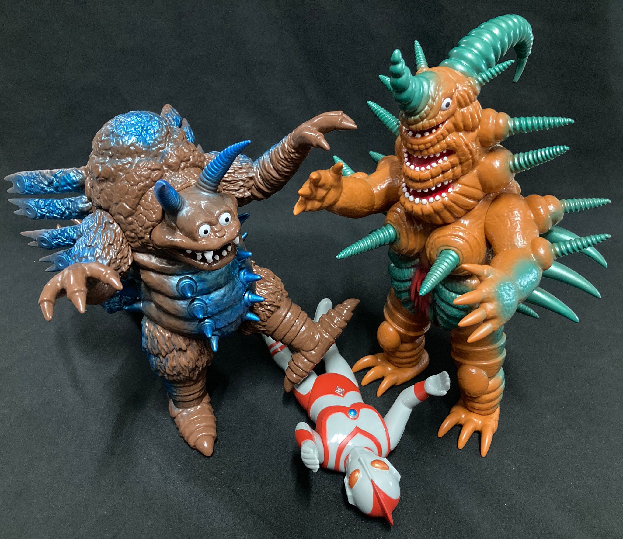 G2tIXTjaAAAOy4o.jpg:large