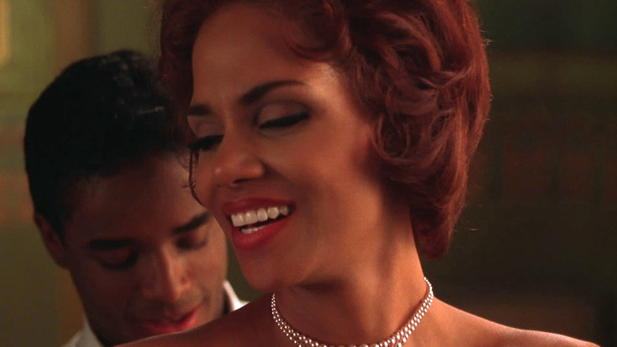 MagicHandz's tweet image. SMH …

Larenz Tate, Halle Berry, Vivica A. Fox, and Lela Rochon… every single person in this movie was phenomenal and I can’t believe how great (and tragic) this story turned out. There’s too much talent in this EXCELLENT MOVIE . #WhyDoFoolsFallInLove ⭐️⭐️⭐️⭐️