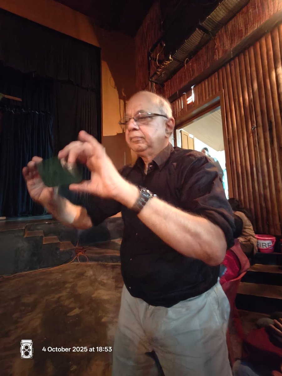 BoodhuRamu's tweet image. It&apos;s Nobel prize season.

This year, like every year, my vote goes to Satish Alekar. India&apos;s greatest living contemporary playwright.

For Begum Barve and Mahanirvan two of the most-important modern plays penned, he deserves (more than deserves) the prize.