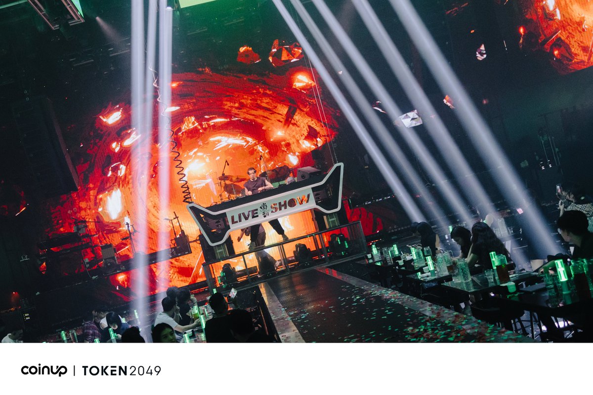 CoinUpOfficials's tweet photo. 🔥 #TOKEN2049 Hottest DJ Afterparty Highlights 🔥

⚡️ When world renowned DJ Blasterjaxx took the stage, the crowd went wild!

🎶 Lights flashing, beats thundering — both the stage and the dance floor moved as one with every bass drop.

🚀 Huge thanks to everyone who joined us! See you at the next stop!

#CoinUp #CP #TOKEN2049 #Afterparty #Singapore