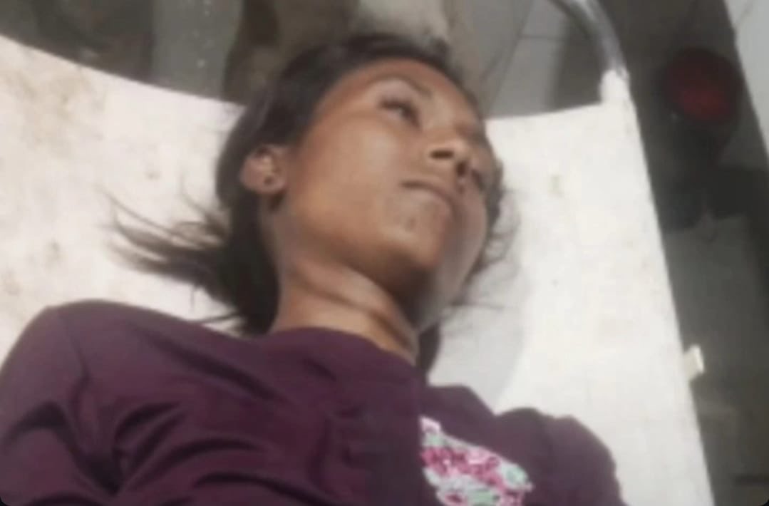 गंगरार चितौड़गढ़ की रहने वाली किशोरी ममता माली कि हत्या कर दी गई आज 5दिन हो गये लेकिन सरकार व प्रशासन अपराधी को ढूँढने के बजाय गहरी नींद में सो रहा हैं ये हमारे लोग भोले-भाले है जिन्होंने मुझे 5दिन बाद घटना को बताया वरना उसी दिन फ़ैसला करवा देते जिस दिन हत्या हुई थी !
सरकार व