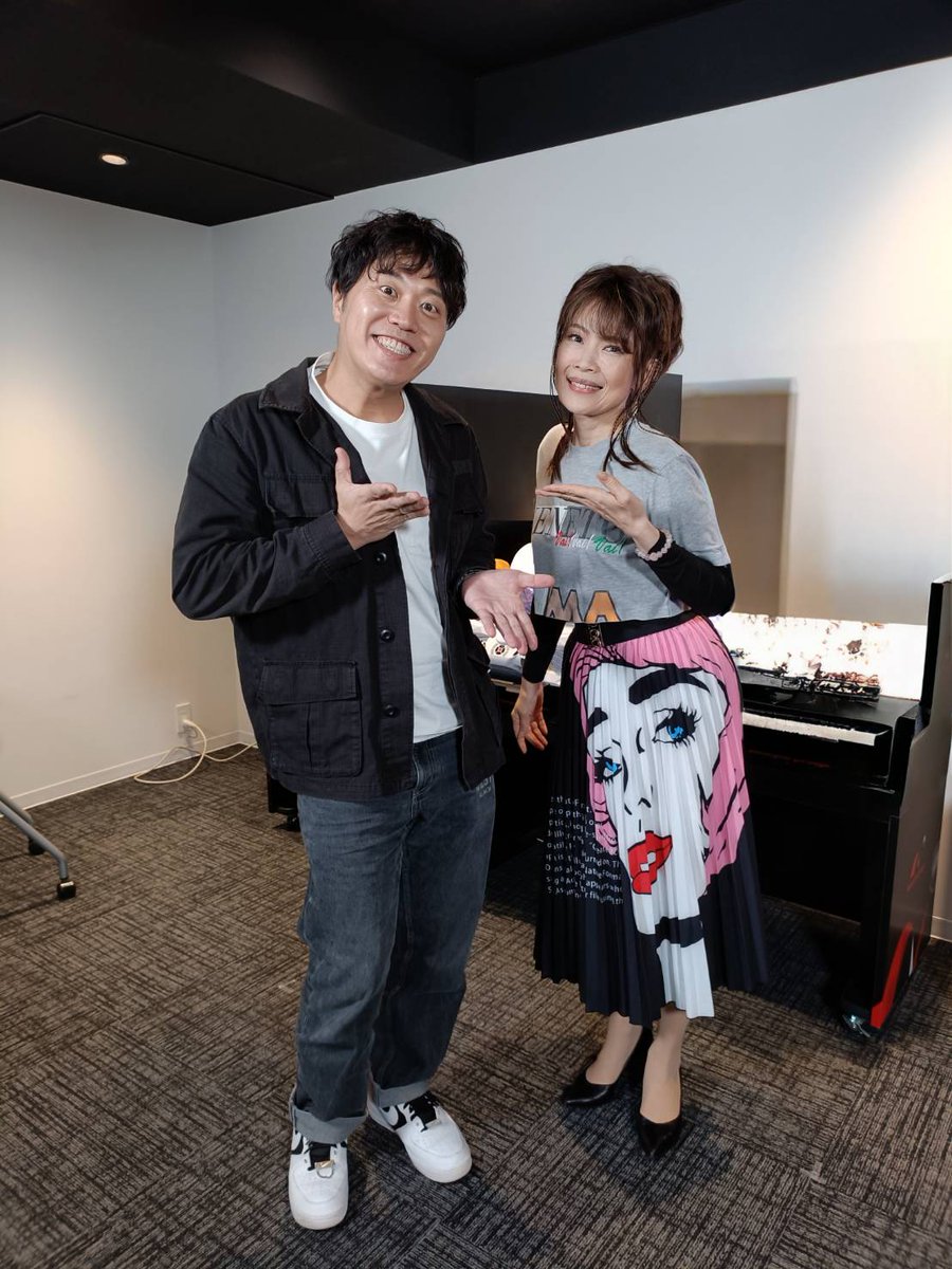 昨日は、ある番組の収録で
神奈月さんと、エハラマサヒロさんとご一緒でした😊
神奈月さんとお会いするのは20数年ぶり😅社長のマネもしてもらって有難うございます😊
もちろんこの番組でやっちゃいました😄
エハラさんとは初めて。
とっても楽しい方でした～😁
解禁になりましたらアップしま〜す😊