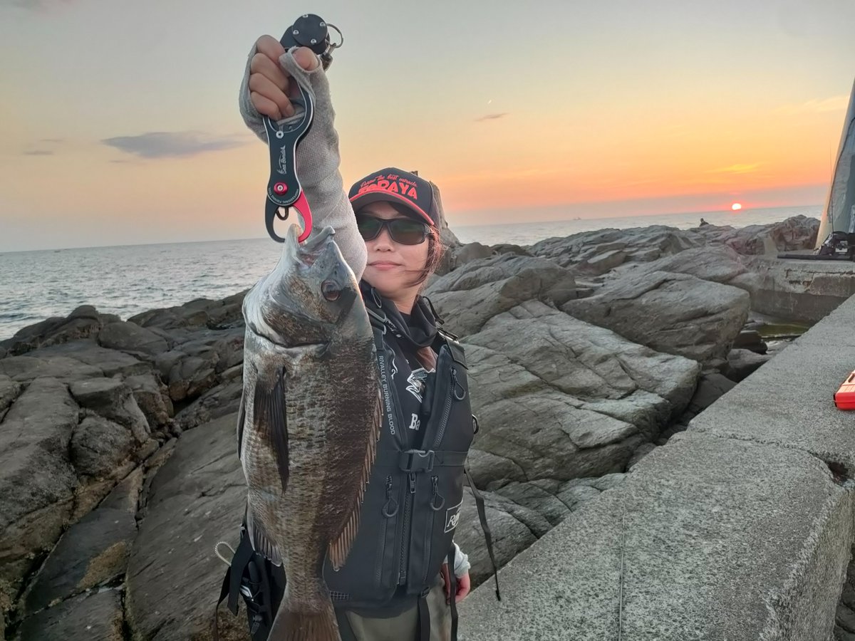 takuya_k0909's tweet image. 釣果写真って場所バレ問題ありますよね🤔

そこで皆さんにお聞きしたいんですが、この4枚の写真のそれぞれの場所ってわかったりします？

ちなみに僕は人の写真から場所の特定とかはほぼできません🤣

方向感覚と記憶力が猫並みなので🐈