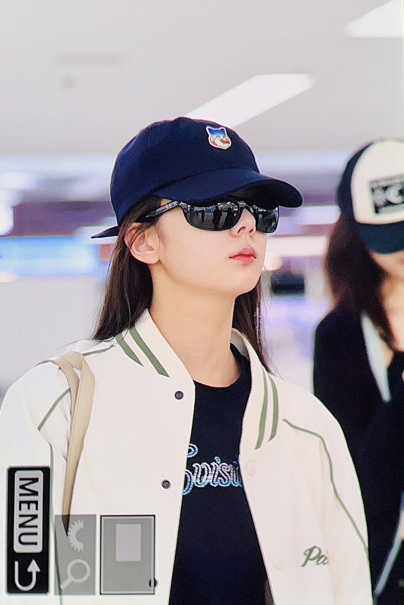 lc_cjs's tweet image. 251008 HND 도착데스 #ITZY #있지 #LIA #리아