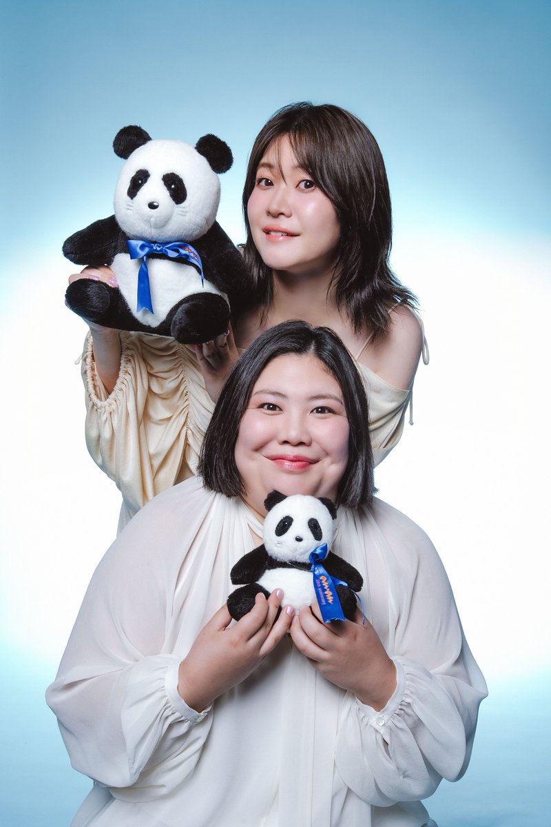 anan_mag's tweet photo. 発売中のanan2466号、美ジュ-1グランプリSPに、紅しょうがのおふたりが登場！内側から滲み出る、天然艶メイクで撮影していただきました🫶 
後ほど公開予定のビハインド動画も、ぜひお楽しみください👩‍🍳 https://t.co/DB70wtEyvG
