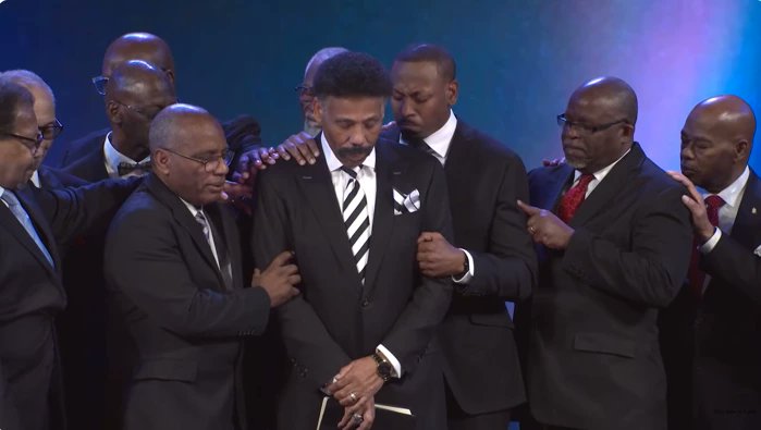 EndTimeHeadline's tweet photo. Oak Cliff Bible Fellowship founder Tony Evans is restored to ministry after discipline for undisclosed sin. #tonyevans #oakcliffbiblefellowship
Read More:
https://t.co/fTFY2ggdyu https://t.co/rFc8sv2Edw