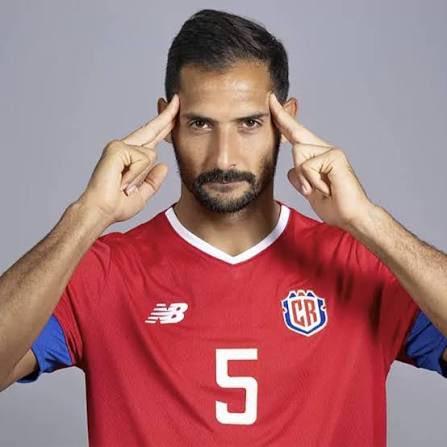 Celso Borges no será titular contra Honduras. Aaron Murillo de Herediano será quien esté en medio campo junto a Orlando Galo.