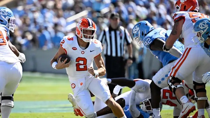 Clemson QB Cade Klubnik had a bounce back game vs North Carolina:

🟠 22/24
🟣 254 YDS
🟠 4 TDS
🟣 0 INTS