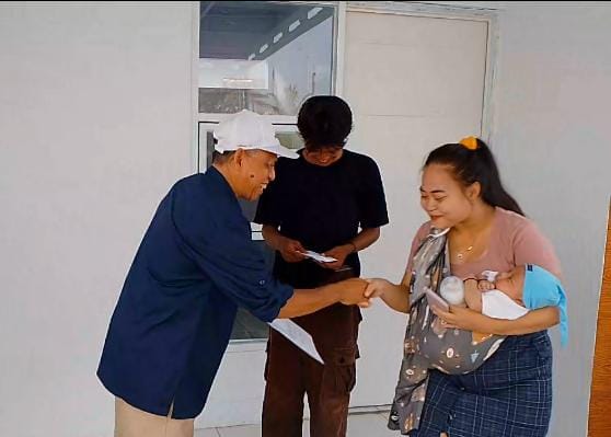nasution_raslin's tweet photo. SERAH TERIMA KUNCI RUMAH 🏠 IDAMAN 🥰 DARI PERUMAHAN SUKAMULYA PARK RESIDENCE 

KEPADA:

KELUARGA NENG MILA 
KAMI UCAPKAN SELAMAT 🤝
SMOGA SEMAKIN BAHAGIA &amp; BAROKAH 🙏 https://t.co/h5i1nDFrrw