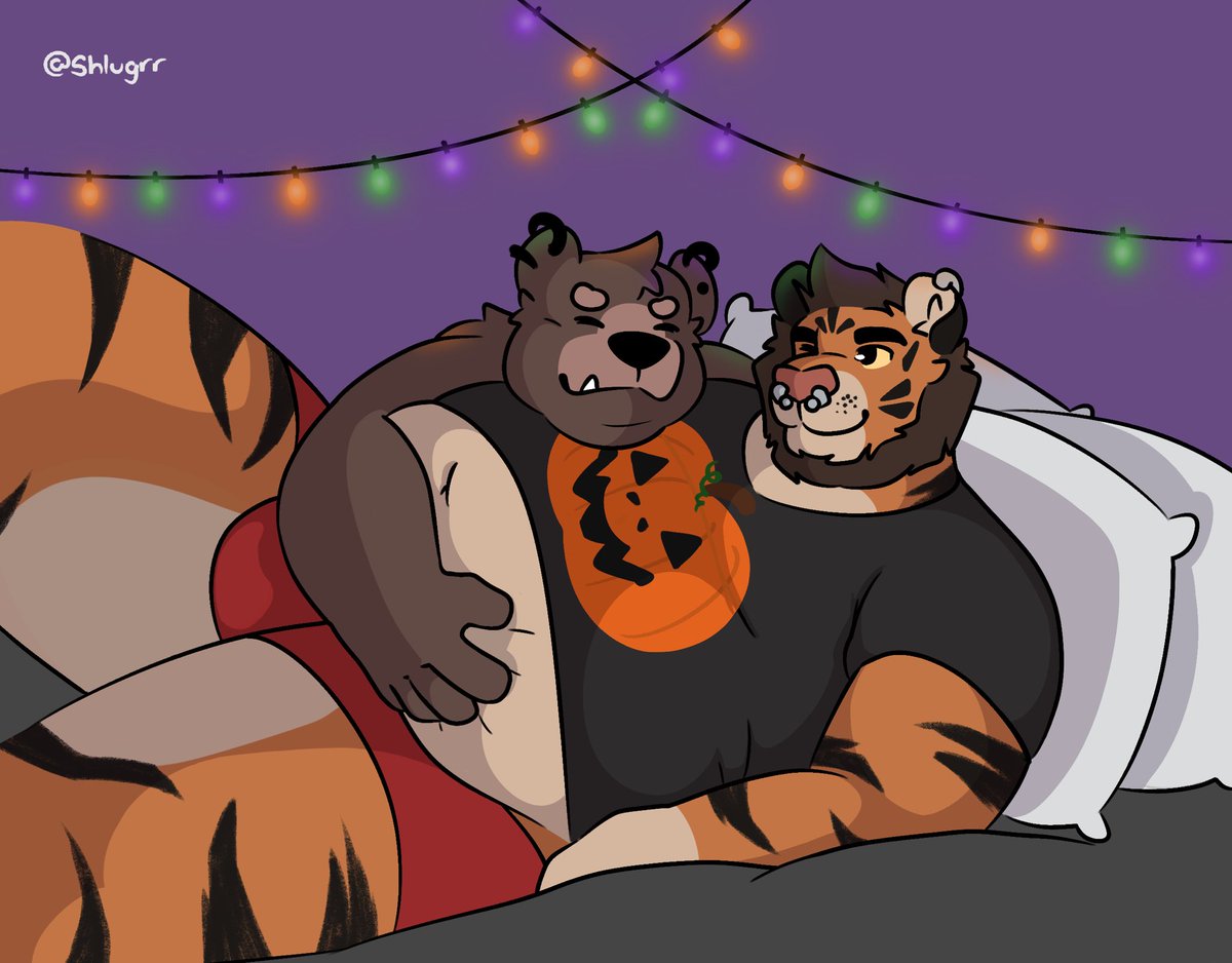 cuddling my own fat pumpkin for halloween <a href="/OscarsBigBellay/">Stanley 🧡</a> 🧡