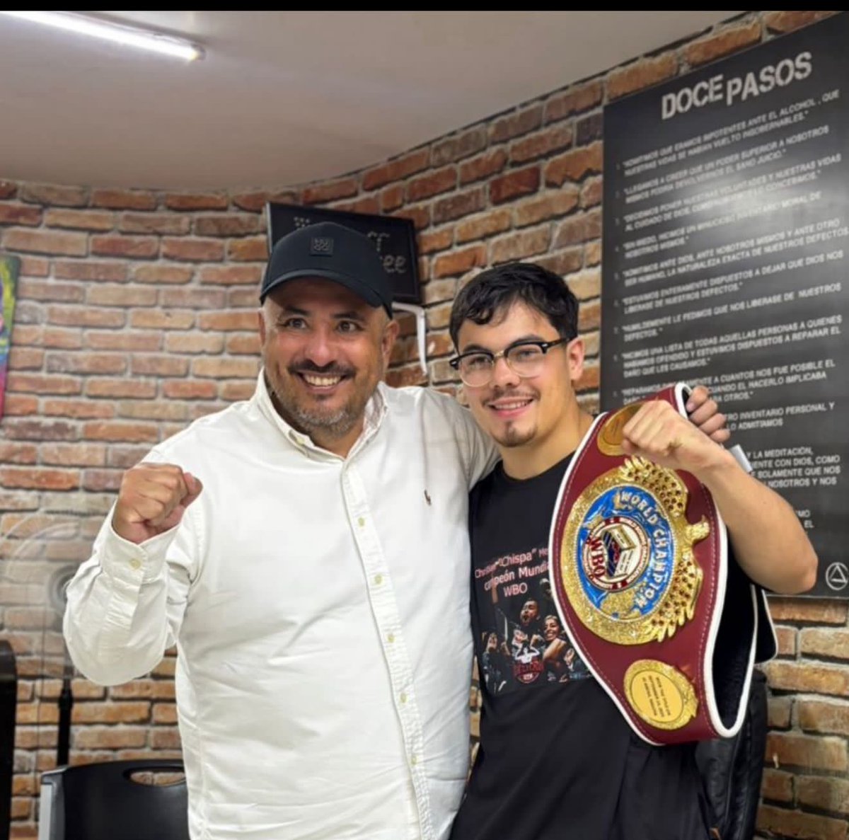 NancyRiveraGar3's tweet photo. Con la visita de nuestro campeón en nuestro grupo 🥊👊🏻🏆❤️ https://t.co/Ifpcv6czTt