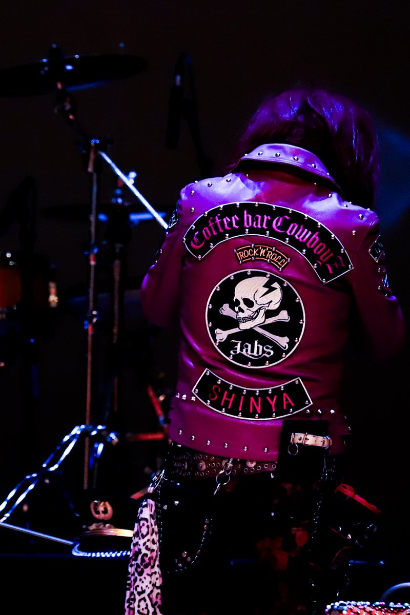 jukeboxx_london's tweet image. ⚡️Rock is Life⚡️

俺には歌うことしかできない。
だから、歌い続ける。

信念はブレない。

叫べ、魂のロックンロール🎸

ー
🏴‍☠️JUKEBOXXLONDON🏴‍☠️
カスタムライダース専門店
「日常をロックにキメる」
Contact：DM📩 or HP🌎
👇
jukeboxx-london.com

#RockIsLife #jukeboxxlondon #CustomRiders