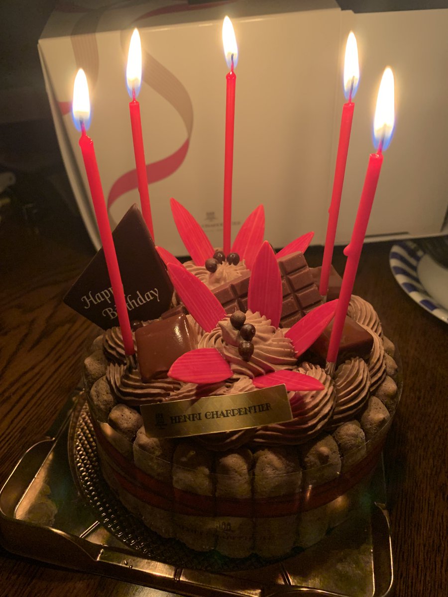 hatirin030's tweet photo. 誕生日は昨日だけども(寝落ちしてたので)朝から雑に祝ってた https://t.co/34pIVJCNoZ