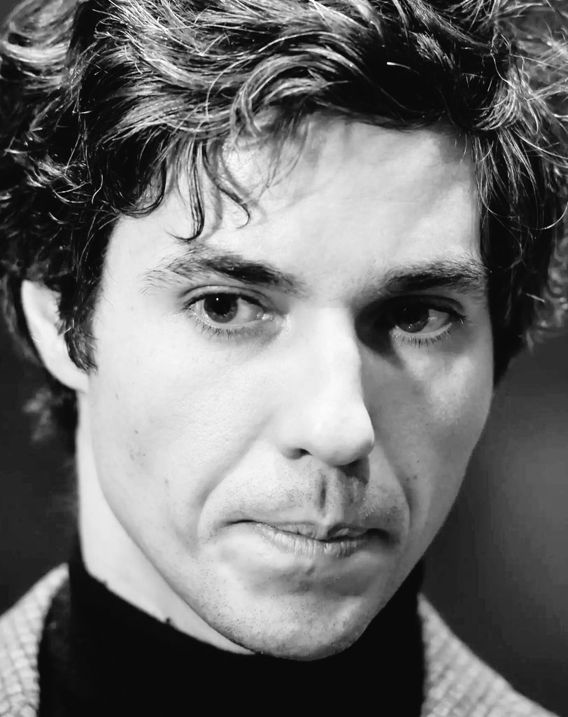 Od danes dalje podpisujemo za referendum. PROTI POKOJNINSKEMU ZAKONU s katerim nam želi <a href="/LukaMesec/">Luka Mesec</a> podaljšati delovno dobo in znižati pokojnine. Tisti Luka, ki ni nikoli iskal službe na trgu dela in ki ne ve, kaj pomeni trdo delati 8 ur in več vsak dan. PODPIŠI na upravni enoti.