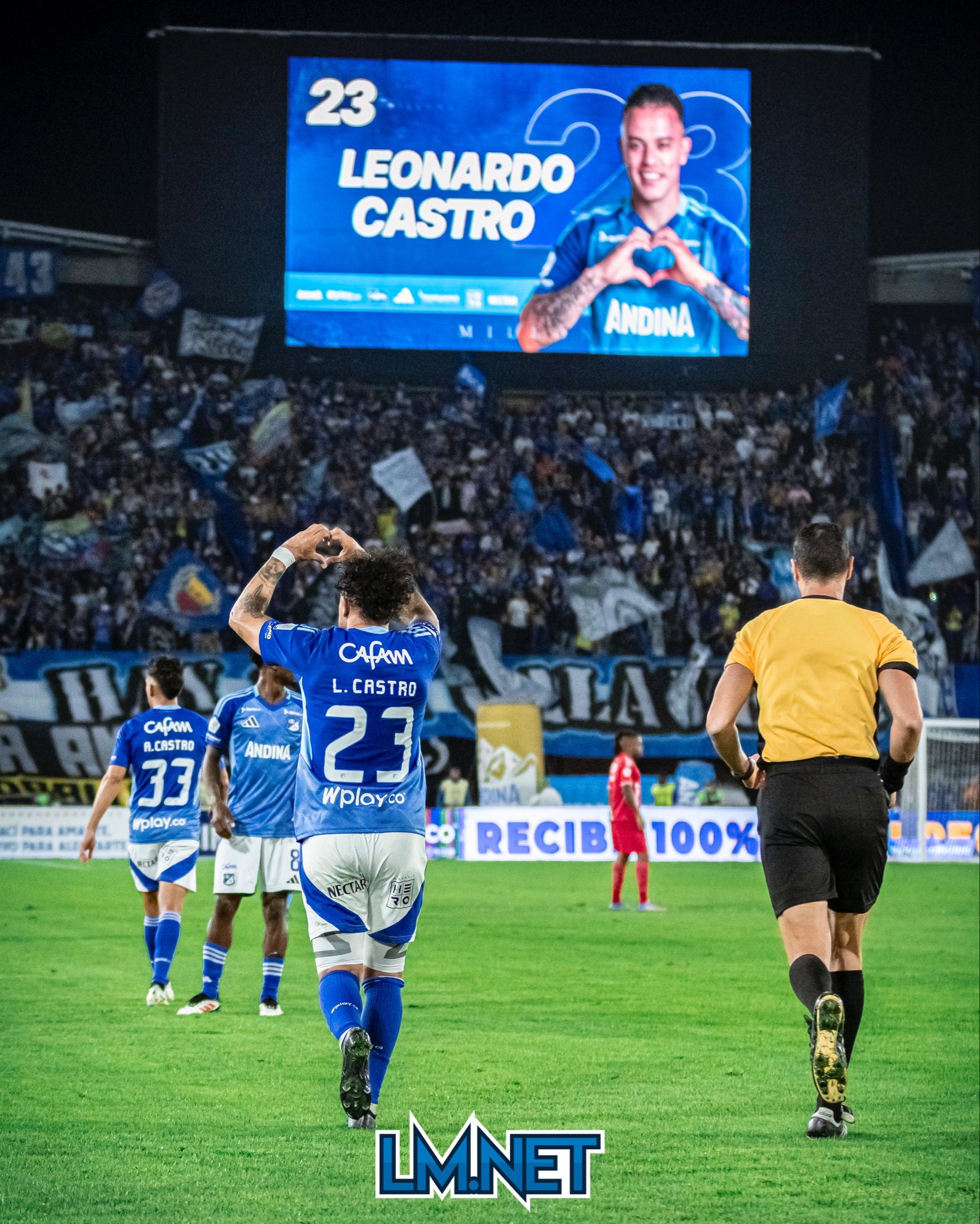 Leonardo Castro con Millonarios tras su gol contra América de Cali.
