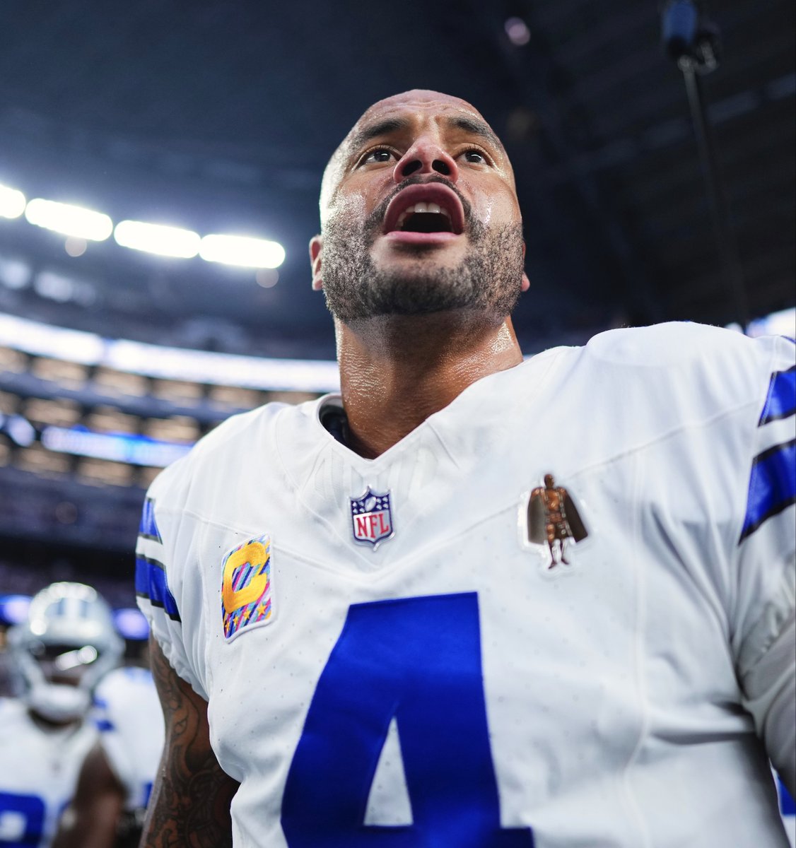 Brandoniswrite's tweet photo. Dak Prescott’s first 5 games of 2025 vs Weeks 10-14 of 2023 (MVP level stretch) per PFF:

2023:
- 1,494 passing yards
- 16 total touchdowns
- 1 interceptions
- 68.1 completion %
- 17 big time throws
- 93.8 overall grade

2025:
- 1,356 passing yards
- 11 total touchdowns
- 3 interceptions
- 71.3 completion %
- 13 big time throws
- 90.8 overall grade

#DallasCowboys