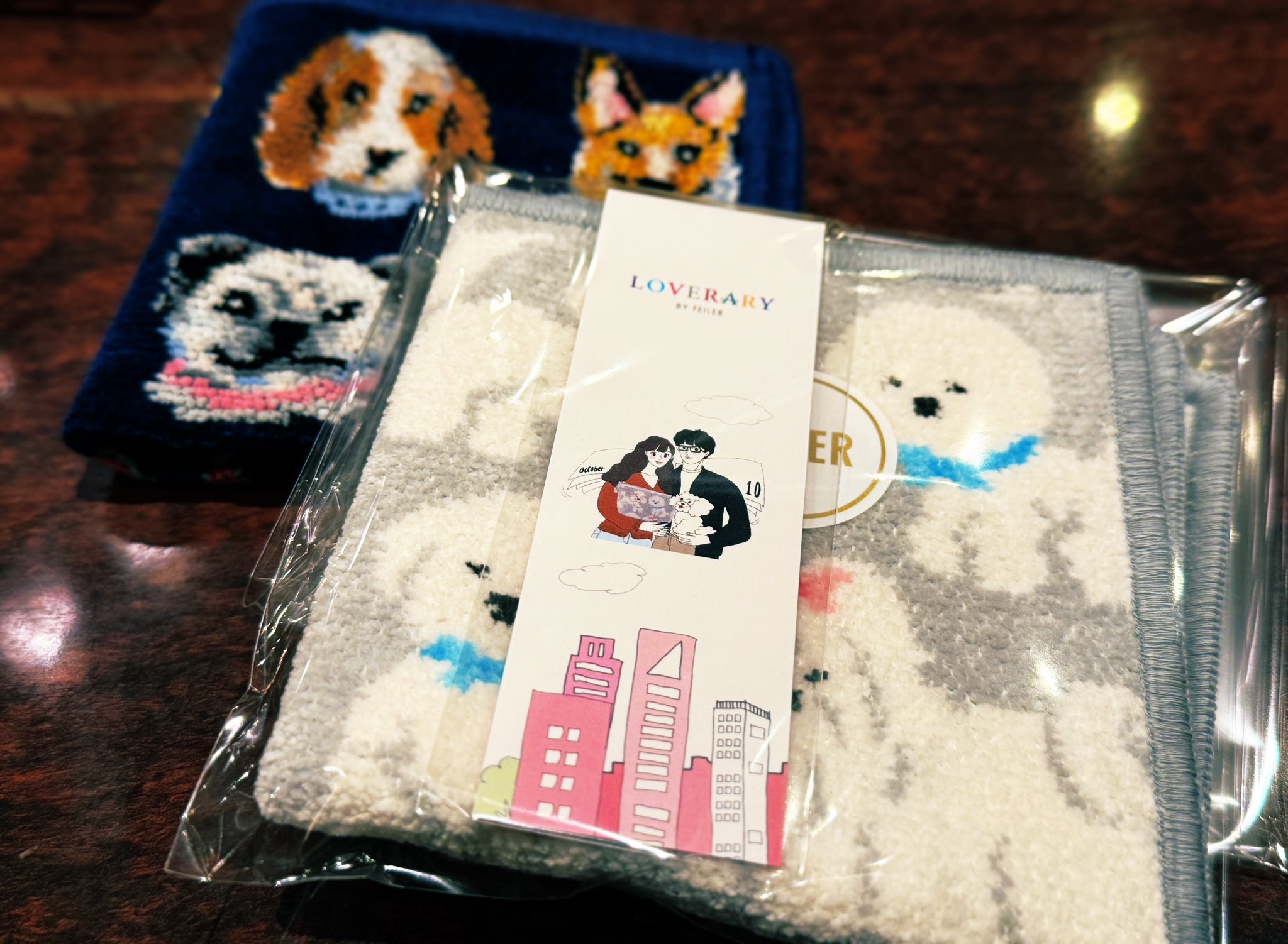 ❣️FEILER 花柄刺繍 グローブ黒　今年の新作です♪ ❣️FEILER 花柄刺繍 グローブ黒 今年の新作です♪ フェイラー