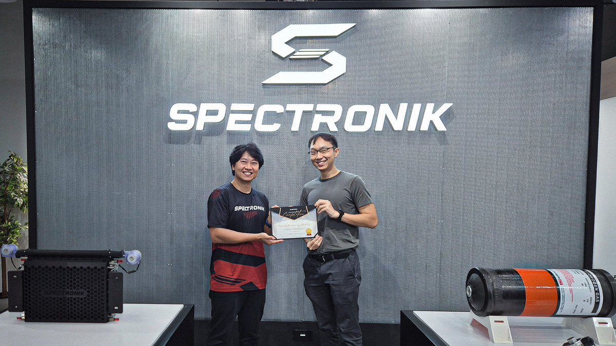 The 2nd graduation batch of Spectronik's Hydrogen Fuel Cell Course!

If you have not signed up, check out the course here:
spectronik.com/fuel-cell-cour…