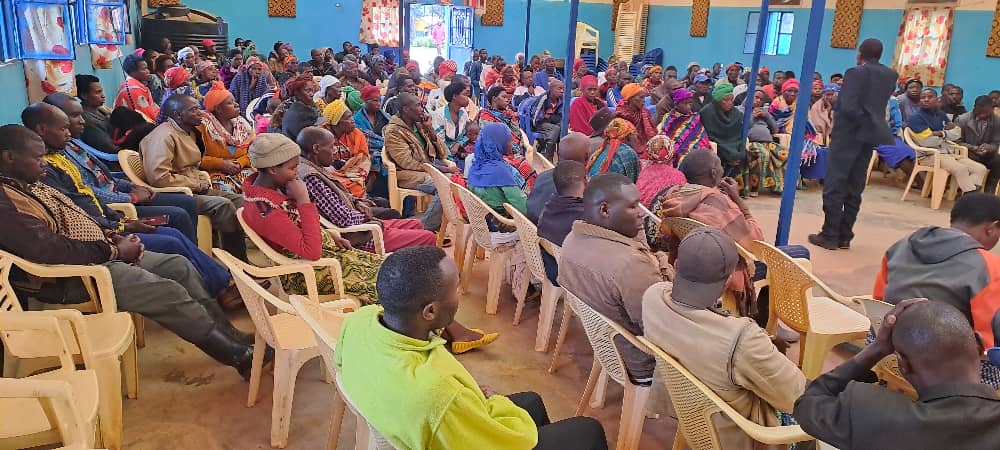 Mu Murenge wa #Manyagiro wizihirije Umunsi w’Abageze mu zabukuru ku rwego rw'umurenge wizihirijwe mu Kagari ka Remera.
 wari umwanya wo gushimira Leta y’u Rwanda ku buryo ikomeje kwita ku basaza n’abakecuru, no kwibutsa ko kubitaho ari inkingi y’iterambere rirambye.