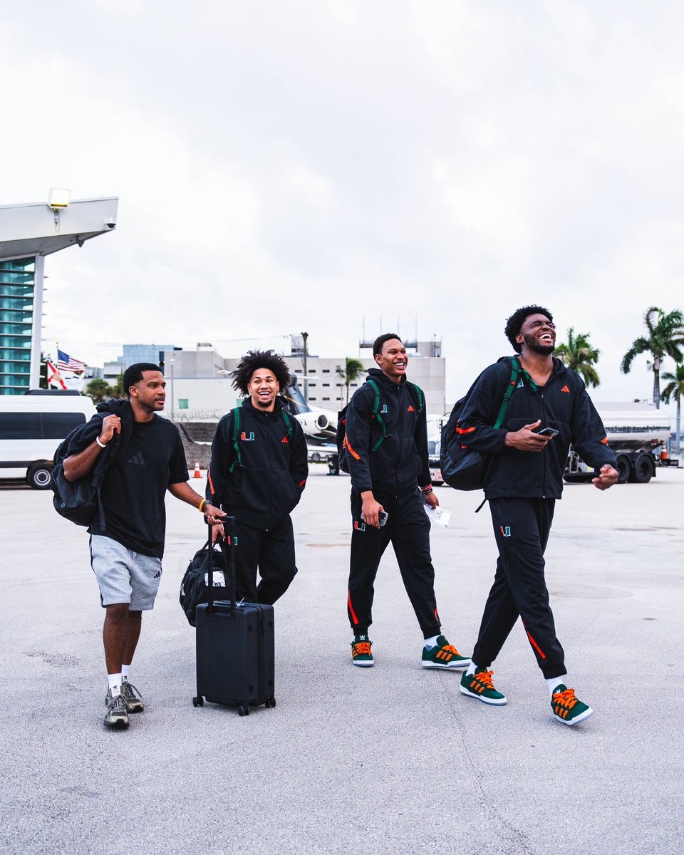 CanesHoops's tweet photo. business trip 🌴✈️📍💼 https://t.co/veGXVA6B0Y