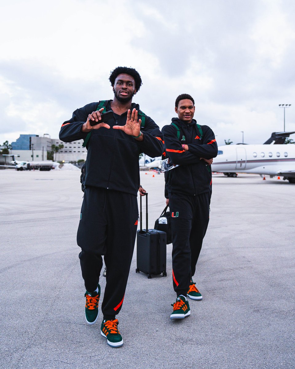 CanesHoops's tweet photo. business trip 🌴✈️📍💼 https://t.co/veGXVA6B0Y