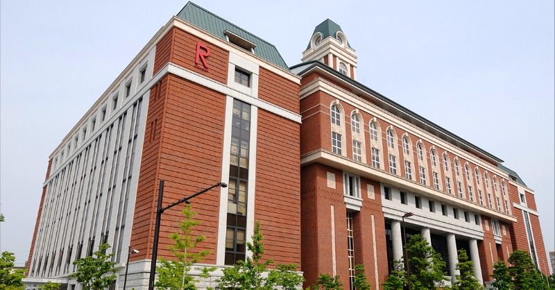 Ritsumeikan_PR's tweet photo. ／
㊗「世界のトップ2％の科学者」
立命大から54人が選出✨
＼
 
米国スタンフォード大学と
エルゼビア社が総被引用数、h-index、
単著論文数などで評価する
「世界のトップ2％の科学者」🧑‍🔬
 
本学からは54人の科学者が
選出されました👏

詳しくはこちら👇