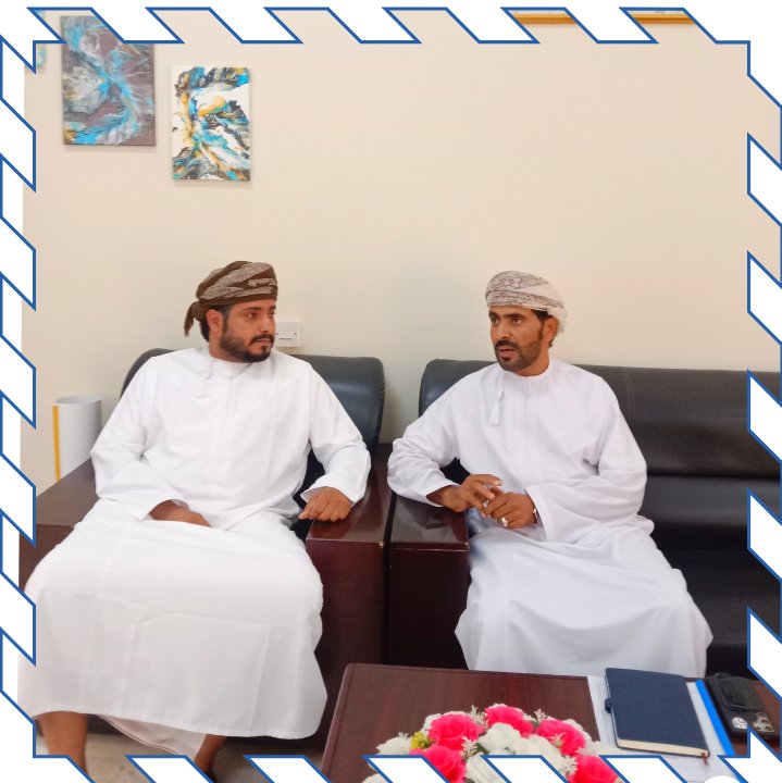 تشرفنا اليوم بزيارة  أ/جمعه الغيلاني (مشرف الفنون التشكيلية) ,حيث أجتمع مع أ /عبدالله الغنبوصي وذلك لمتابعة سجلات المعلم و ملفات أعمال الطلبة.
#تعلم_مستدام 
#تعليمية_جنوب_الشرقية
<a href="/99surjalan/">دائرة الإشراف التربوي</a>
 <a href="/jalan_office_ed/">إدارة التربـية والـتعلـيـم بـجـعـلان</a>