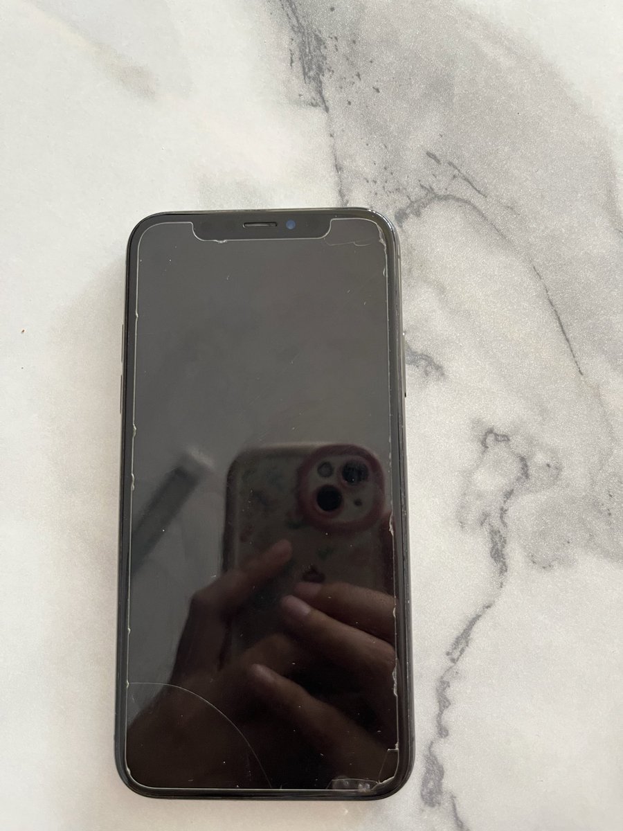 syfdibaa's tweet photo. want to sell iphone xs 256gb exinter 2jt aja bisa liat detailnya dm aja atau ke wa 085720721889 bisa oren https://t.co/0sNvfbmrpv