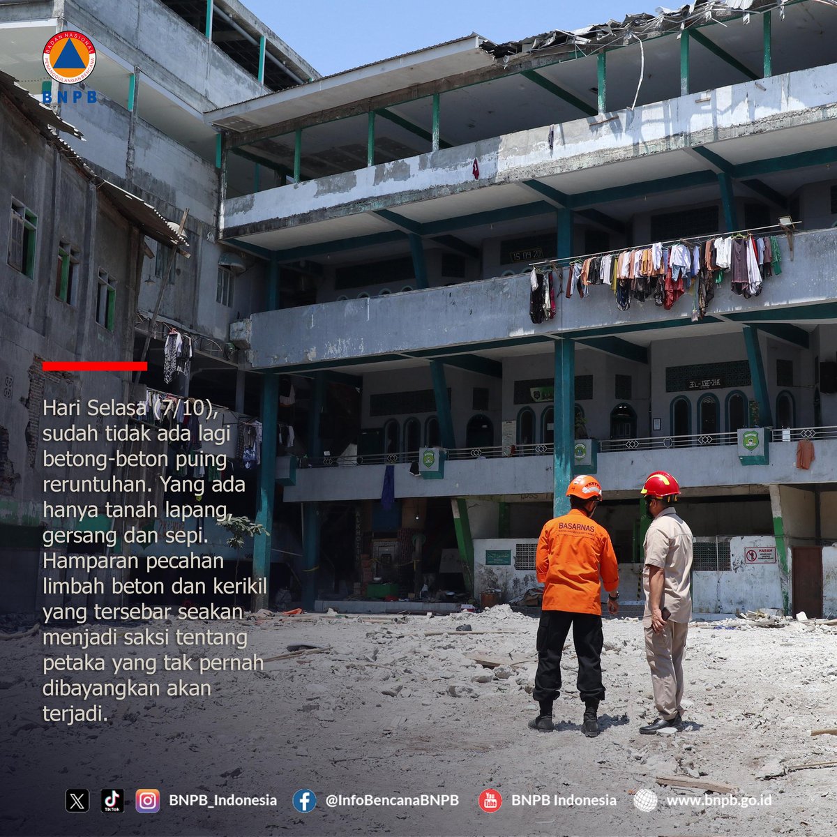 Setelah diselidiki, ternyata masih ada besi yang mengikat antar konsentrat. Budi bilang itu biangnya: Potong dulu, baru dihancurkan di tempat. Instruksi Budi membuahkan hasil. Pekerjaan berlanjut hingga keesokan paginya, semua puing beton sudah terangkat.