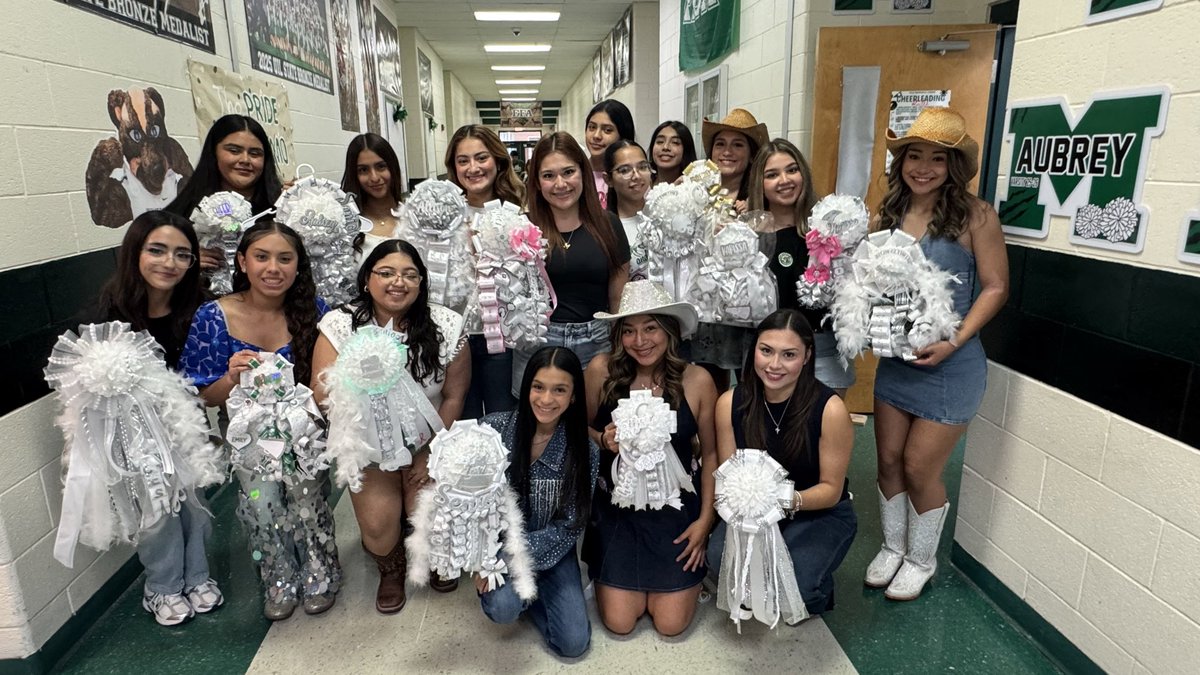 Wolverine Cheer 💚💕📣 tweet media