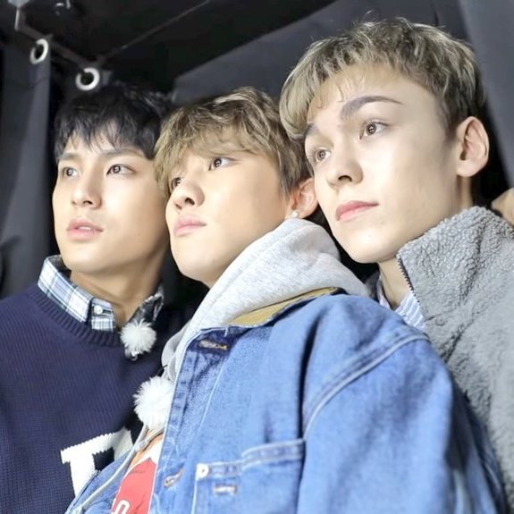 saranghaoo's tweet photo. CAN WE GET THIS SOSOBEOM MOMENT AGAIN PLEASE 😭😭😭🧎‍♀️ https://t.co/aAehAYe0F9