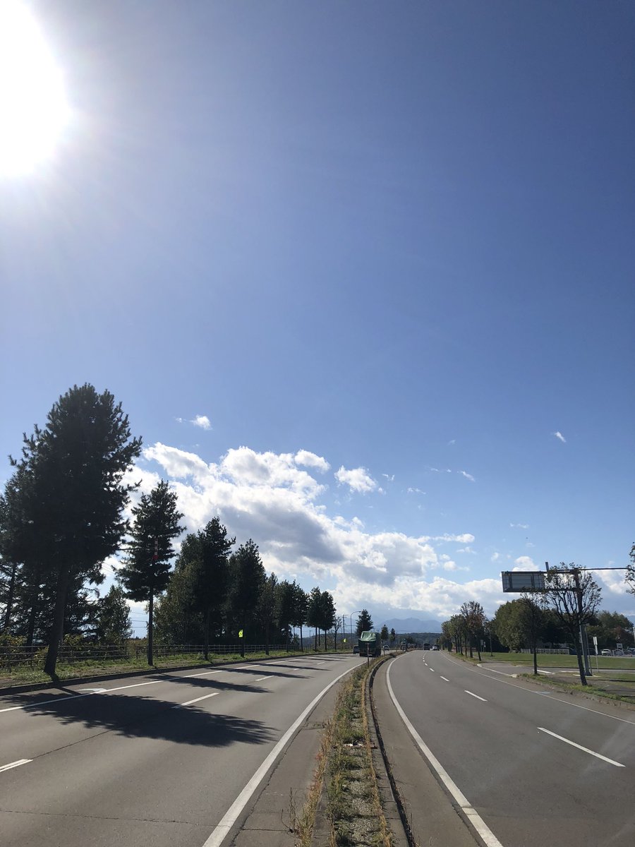 浜田省吾さん帯広公演2Days！

かすかに冬の気配を感じさせる冷たい風も何のその、熱い熱いお客さんと一緒にステージ上もギアが上がりました🙌
この街で音楽を奏でられることの喜びがひたひたと満ちた、心温かな時間でした。
ありがとうございました！

旅は次の苫小牧へ…🚌