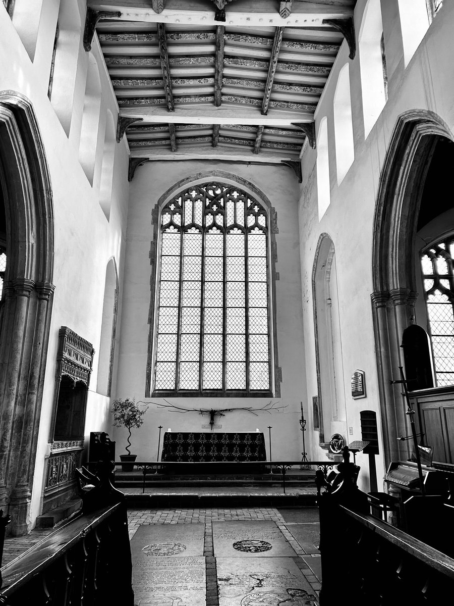 DoctorGOE's tweet photo. #WindowsOnWednesday from #Blythburgh #Suffolk https://t.co/Bg5dMYvwxZ