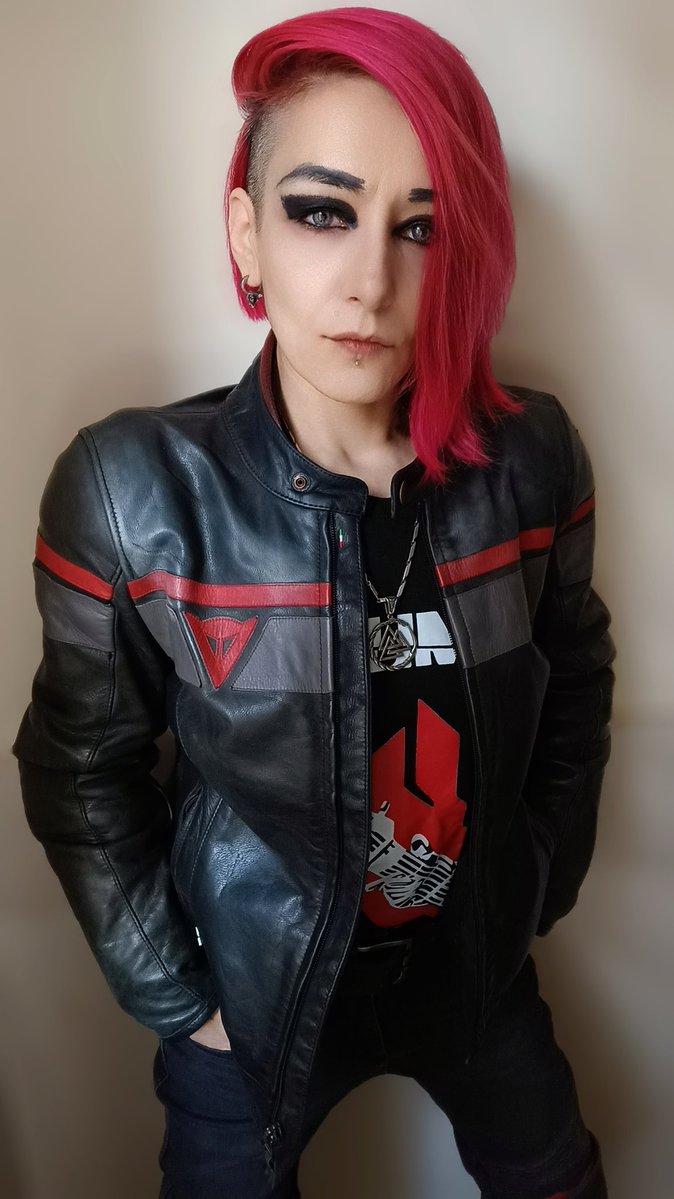 SheidaAiden's tweet image. The version of me that fell into the mirror in other universe.
#cyberpunk #sciencefiction #author #sheidaaiden #transhumanist #posthumanist #novelist #retrofuturist #yazarşeydaaydın