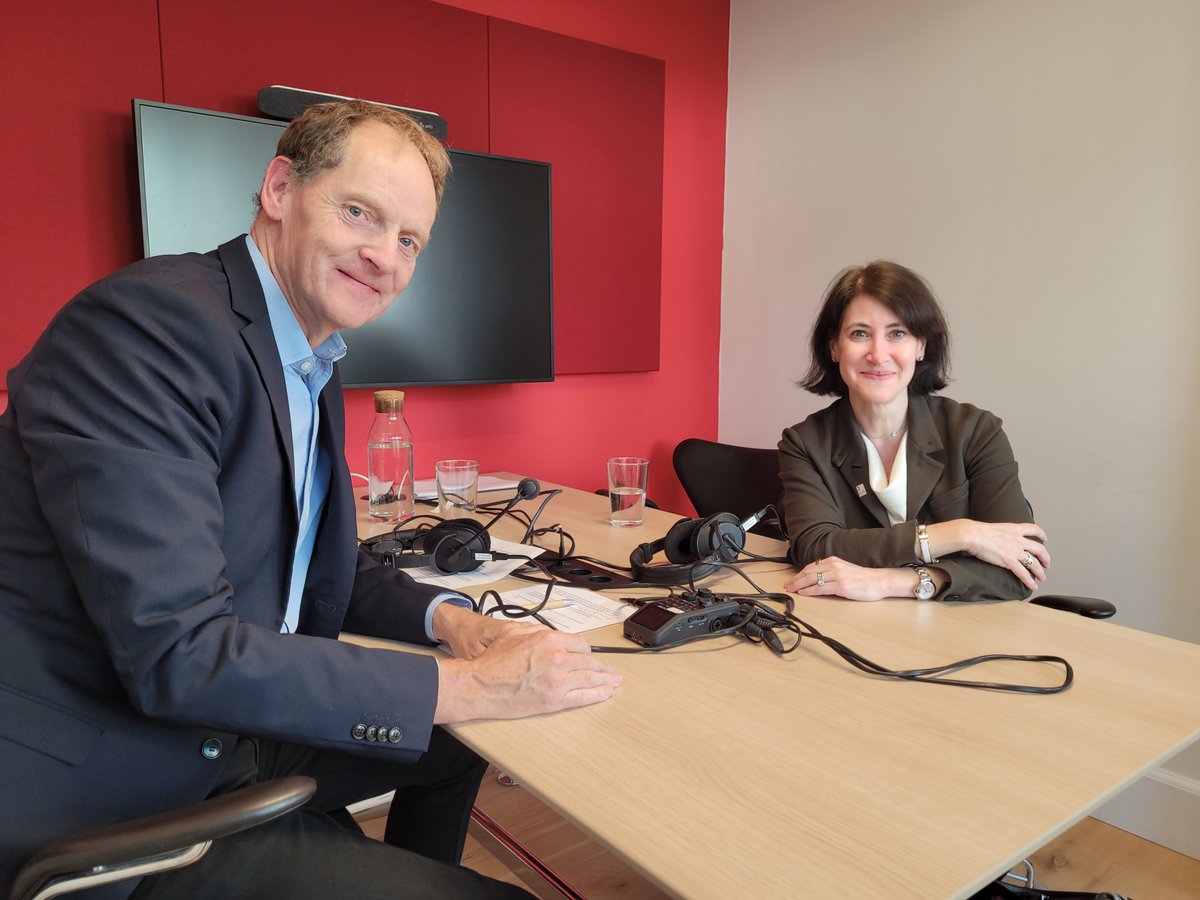 Niels Lunde (@nielslunde) on Twitter photo Sådan navigerer de globale topchefer i kriser
Karen Harris, <a href="/kkharris33/">Karen Harris</a> fra <a href="/BainandCompany/">Bain & Company</a> var i byen forleden og jeg fik en snak med hende.
Om uforudsigelighed, om sårbarhed, om støj og varige forandringer, og om nye kompetencer.
Topchefernes strategi i din podcast-app Sådan navigerer de globale topchefer i kriser
Karen Harris, <a href="/kkharris33/">Karen Harris</a> fra <a href="/BainandCompany/">Bain & Company</a> var i byen forleden og jeg fik en snak med hende.
Om uforudsigelighed, om sårbarhed, om støj og varige forandringer, og om nye kompetencer.
Topchefernes strategi i din podcast-app