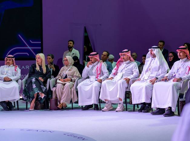 tutorialtoken's tweet image. A strong start to #LEARN2025 Saudi Arabia
The Tutorial booth on @BNBCHAIN drew great interest from visitors eager to explore blockchain education and Web3.
We were honored to welcome senior officials and distinguished representatives who showed strong interest in our platform.